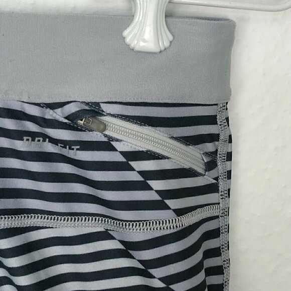 NIKE Dri Fit Athletic Leggings - Picture 5 of 11